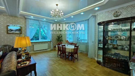 Продается 2-этажный дом, 490 м²