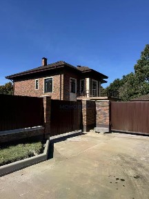 Продается 3-этажный дом, 405 м²