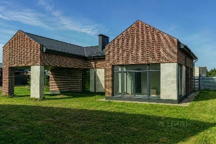 Продается 1-этажный коттедж, 180 м²
