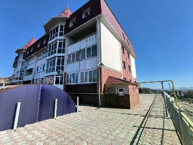 Продается 4-комн. квартира, 104,8 м²