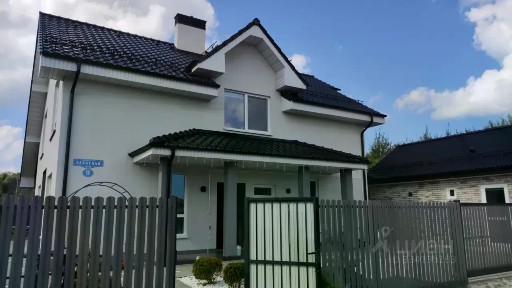 Сдается 2-этажный коттедж, 220 м²