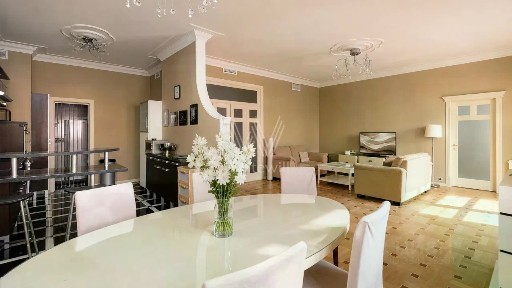 Сдается 4-комн. квартира, 200 м²