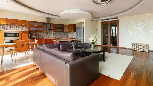 Сдается 3-комн. квартира, 150 м²