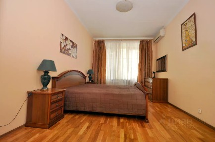 Сдается 4-комн. квартира, 130 м²