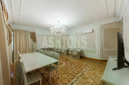 Сдается 4-комн. квартира, 178 м²