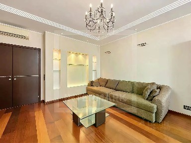 Сдается 5-комн. квартира, 219 м²