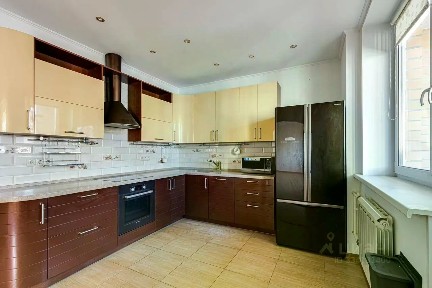 Продается 2-комн. квартира, 72 м²