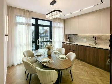 Продается 2-комн. квартира, 90 м²