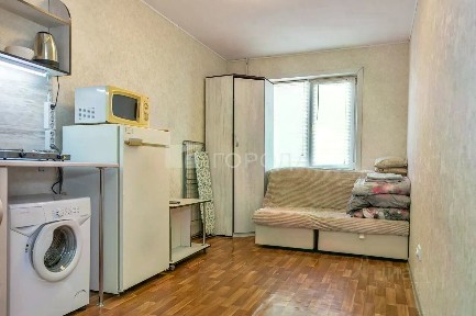 Новосибирская область, Новосибирск, р-н Дзержинский, ул. Есенина, 47
