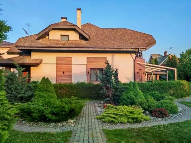 Продается 2-этажный коттедж, 350 м²