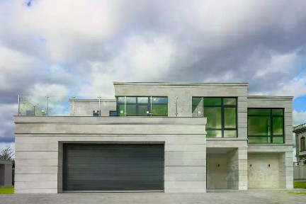 Продается 2-этажный дом, 384 м²