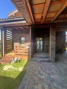 Продается 2-этажный дом, 262 м²