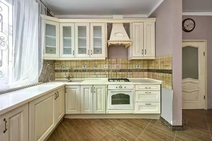 Продается 3-этажный дом, 365 м²