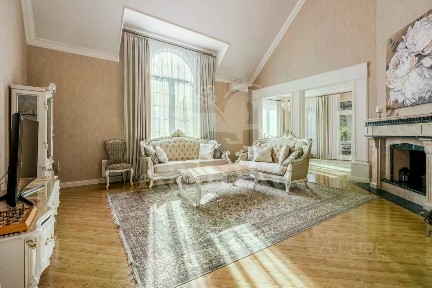 Продается 3-этажный дом, 435 м²