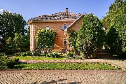 Продается 2-этажный коттедж, 468 м²