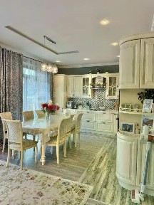 Продается 4-этажный дом, 333 м²