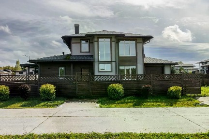 Продается 2-этажный коттедж, 220 м²