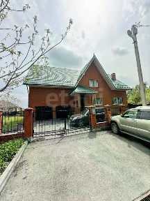 Продается 3-этажный дом, 468,2 м²