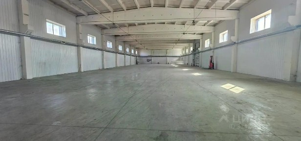 Сдается здание, 2 040 м²