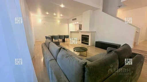 Сдается 2-этажный дом, 220 м²