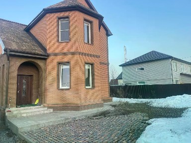 Сдается 2-этажный дом, 160 м²