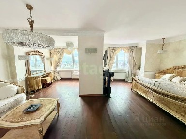 Продается 3-комн. квартира, 156,7 м²