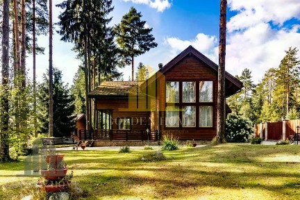 Сдается 2-этажный дом, 300 м²