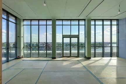 Продается 4-комн. квартира, 208,6 м²