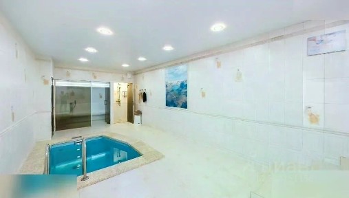 Сдается многокомнатная квартира, 300 м²