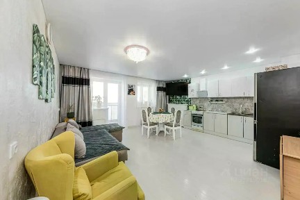 Продается 2-комн. квартира, 70,4 м²