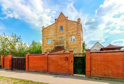 Продается 3-этажный дом, 276 м²