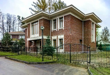 Продается 2-этажный коттедж, 381 м²