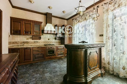 Продается 2-этажный дом, 203,5 м²