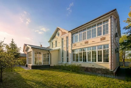 Продается 2-этажный коттедж, 410 м²