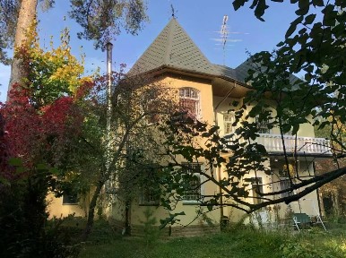 Продается 3-этажный коттедж, 301 м²