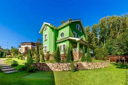 Продается 3-этажный дом, 393 м²