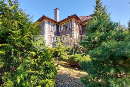 Продается 3-этажный коттедж, 1 000 м²
