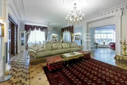 Продается 3-этажный коттедж, 600 м²