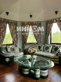 Продается 3-этажный дом, 300 м²