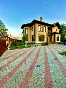 Продается 2-этажный дом, 450 м²