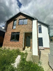 Продается 2-этажный дом, 170 м²