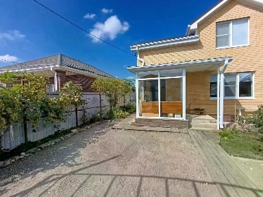 Продается 2-этажный дом, 120 м²
