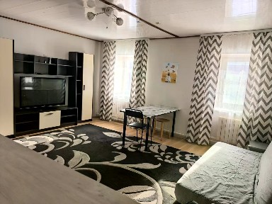 Сдается 2-этажный дом, 220 м²