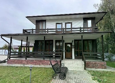 Сдается 2-этажный дом, 308 м²