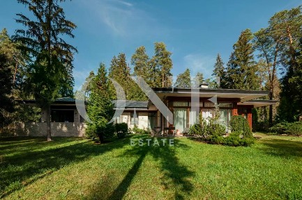 Сдается 1-этажный дом, 550 м²