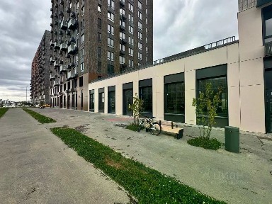 Продается торговая площадь, 374 м²