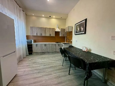 Сдается 2-этажный дом, 180 м²