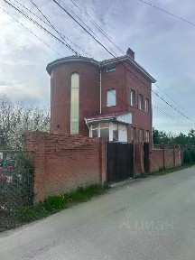Сдается 2-этажный дом, 180 м²