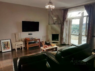 Продается 3-этажный дом, 215 м²