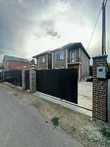 Продается 2-этажный дом, 145 м²